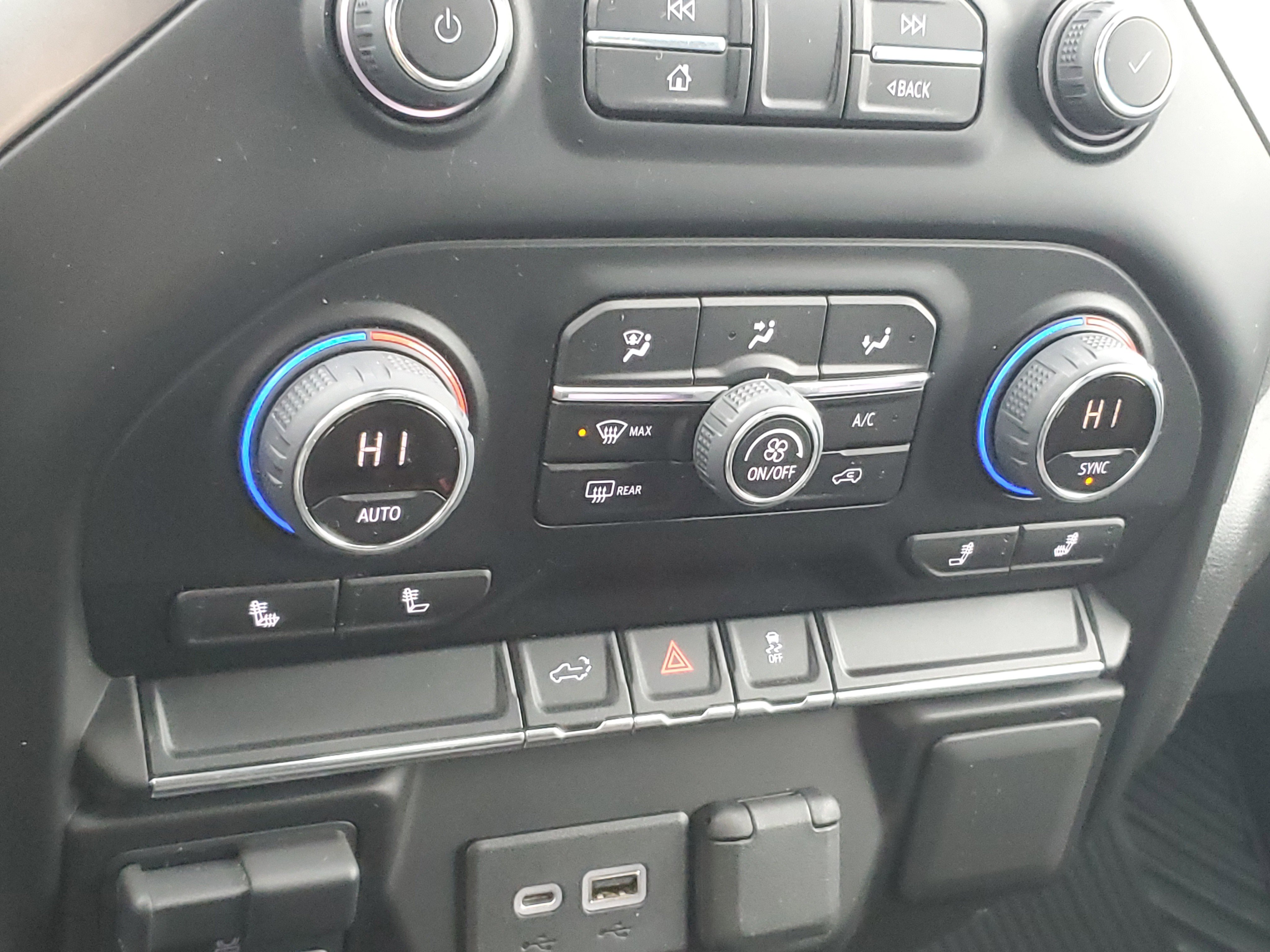 Used 2022 Chevrolet Silverado 2500 LT w/ Convenience Package image 26