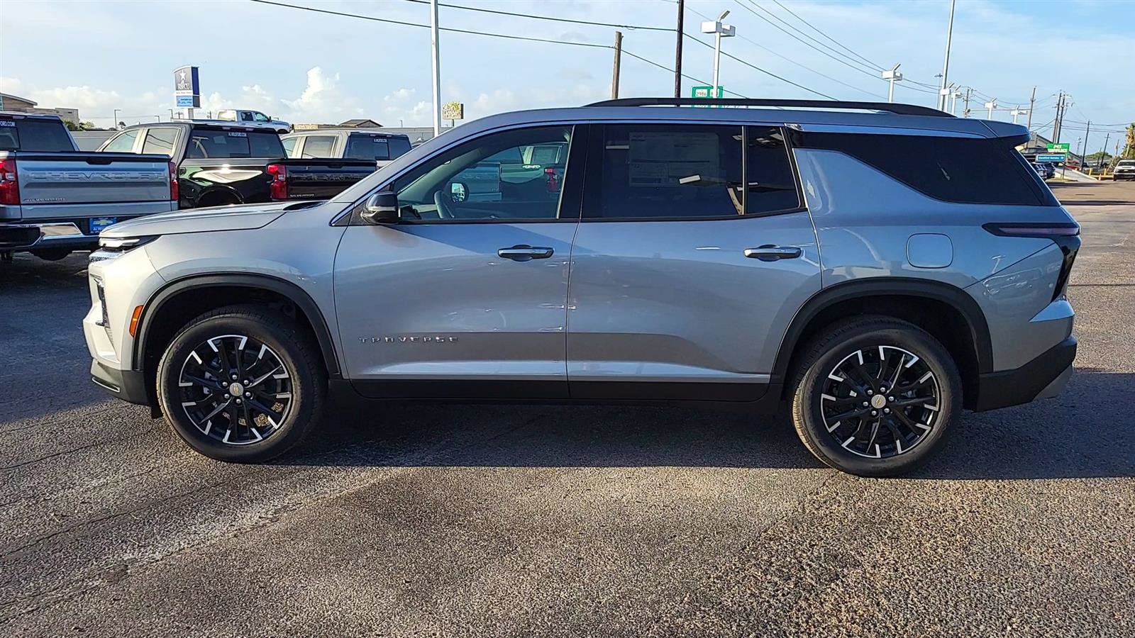 New 2026 Chevrolet Traverse LT w/ Sun and Wheel Package image 5