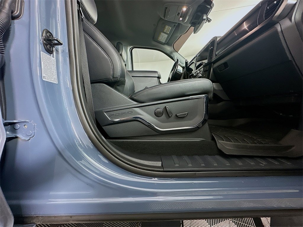 Used 2023 Ford F250 Lariat w/ Sport Appearance Package image 12