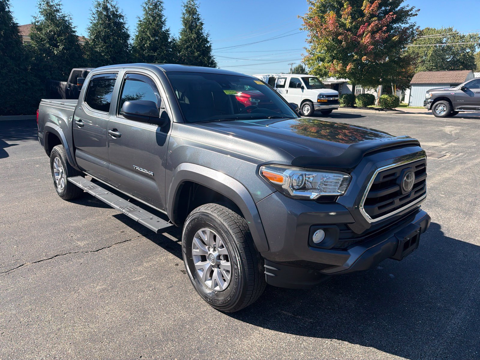 Used 2018 Toyota Tacoma SR5 AWD/4WD image 7