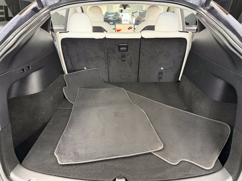 Used 2022 Tesla Model Y Performance AWD/4WD image 40