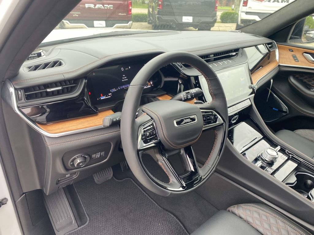 New 2026 Jeep Grand Cherokee Summit w/ Obsidian Package AWD/4WD image 18