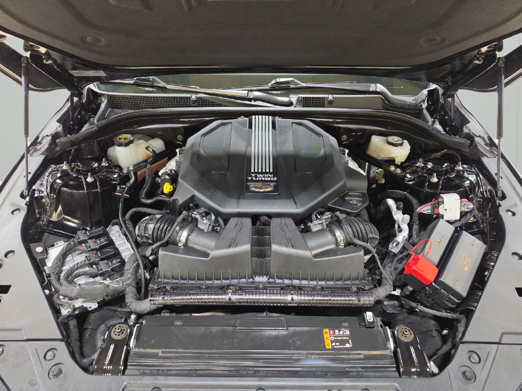 Used 2025 Cadillac CT5 V w/ Technology Package RWD image 10