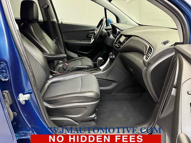 Used 2019 Chevrolet Trax LT w/ LT Convenience Package image 19