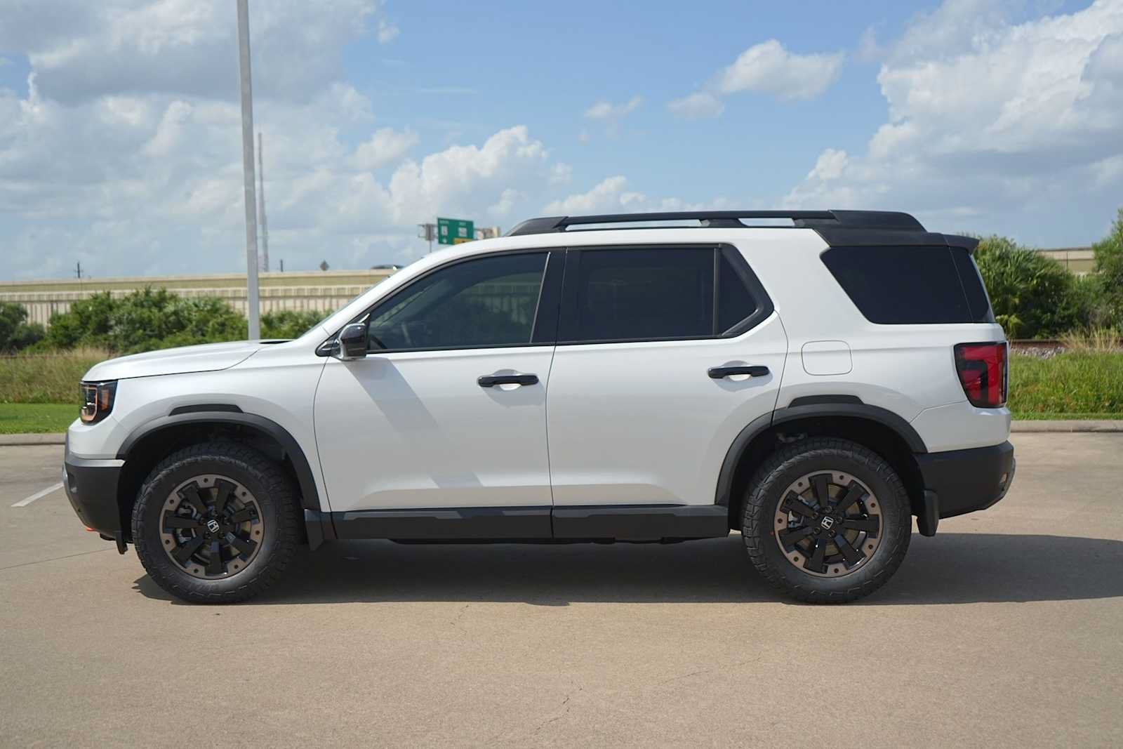 Used 2026 Honda Passport TrailSport Elite image 2