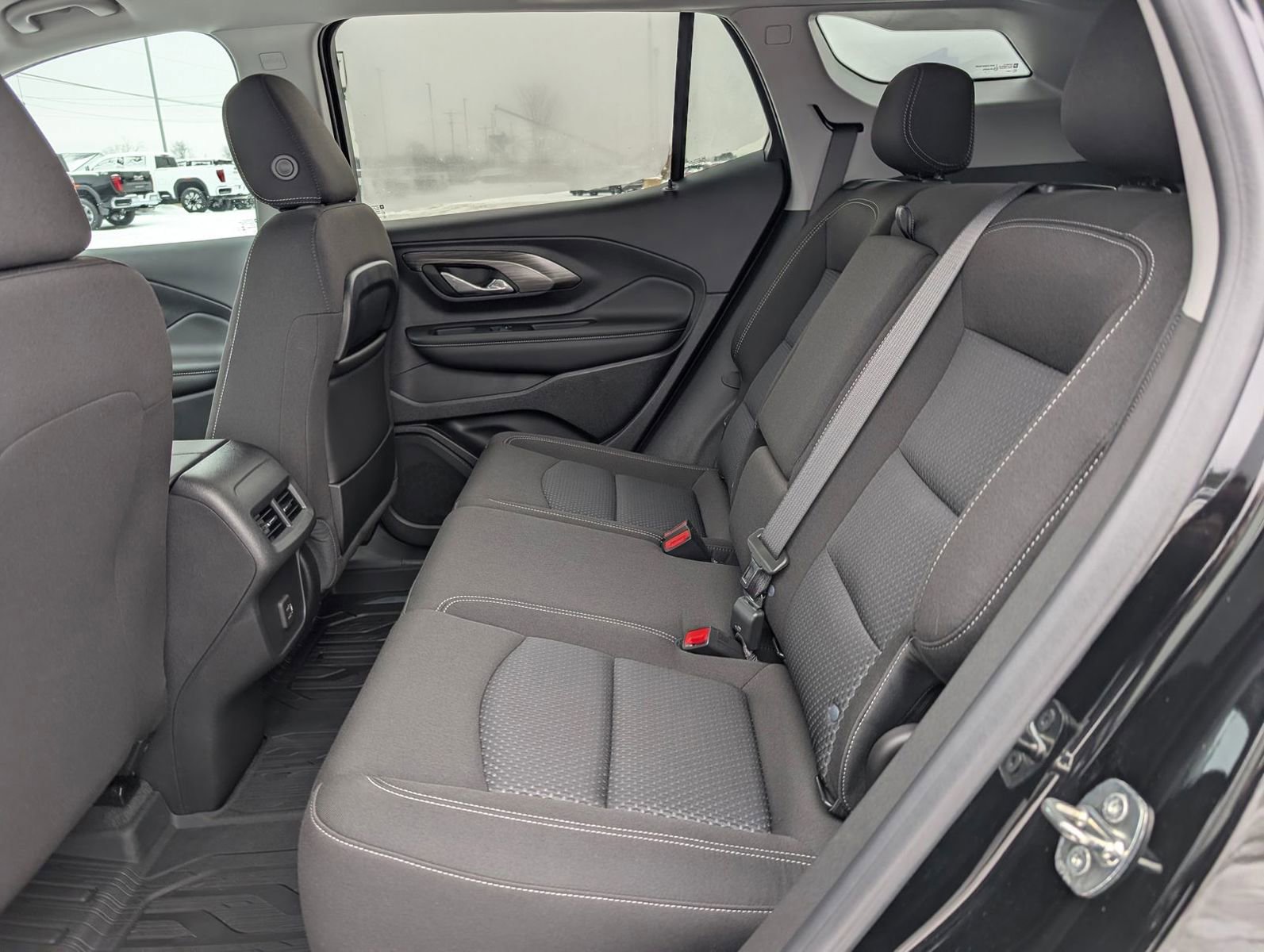 Used 2024 GMC Terrain SLE w/ Driver Convenience Package image 26