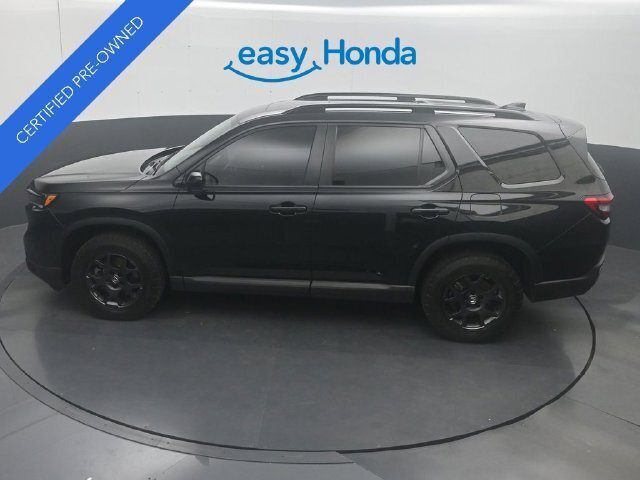 Used 2025 Honda Pilot TrailSport image 27