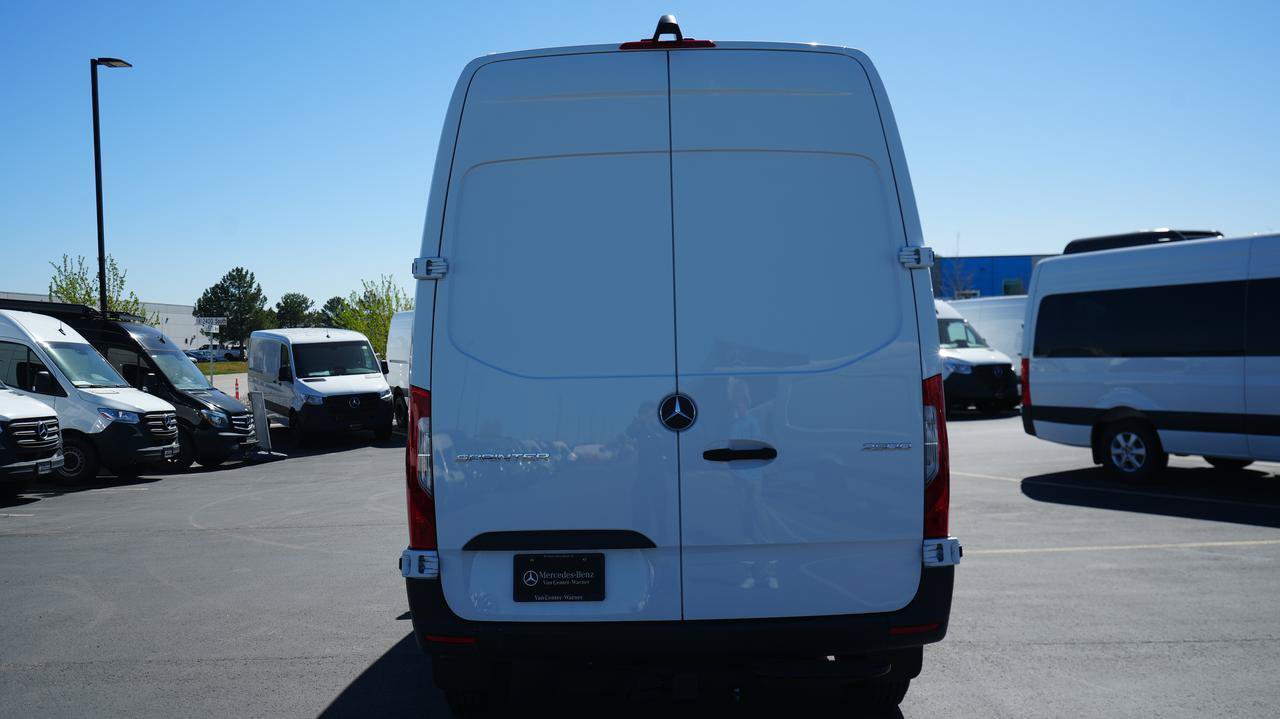Used 2024 Mercedes-Benz Sprinter 2500 image 6