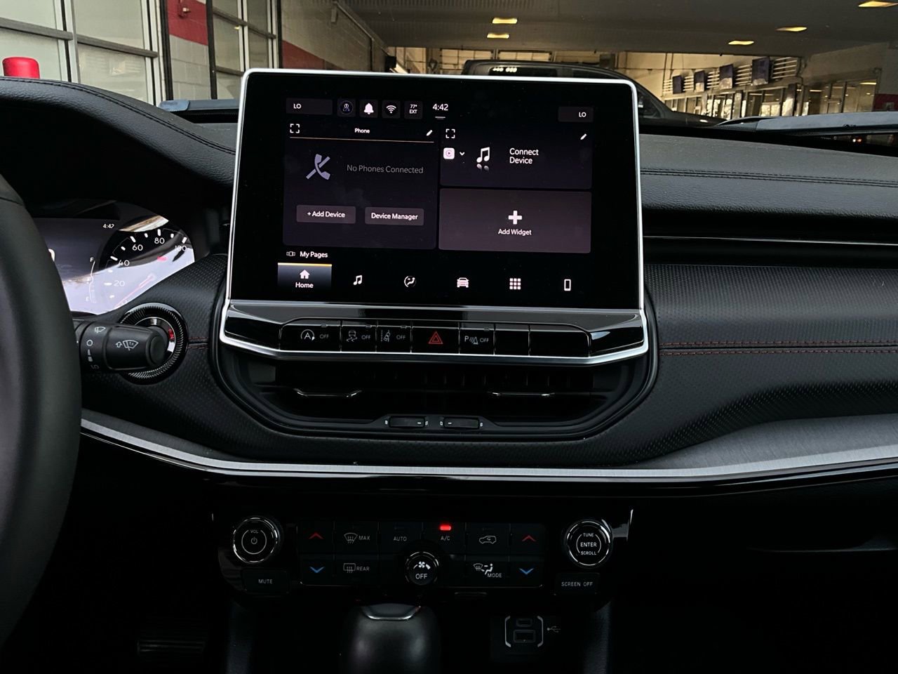 Used 2025 Jeep Compass Trailhawk image 26