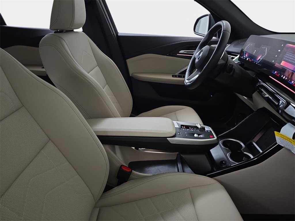 Used 2025 BMW X2 xDrive28i w/ Convenience Package image 11