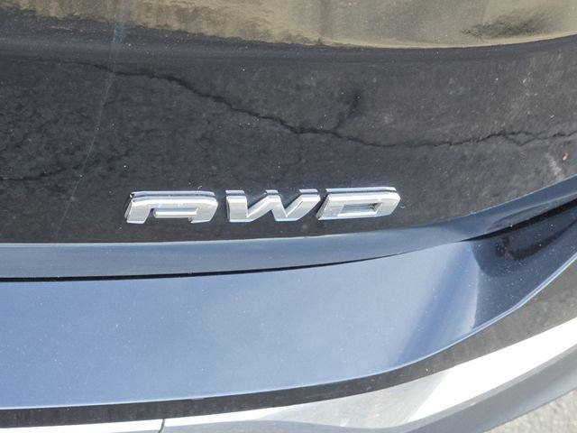 Used 2023 GMC Terrain SLT w/ Tech Package image 8