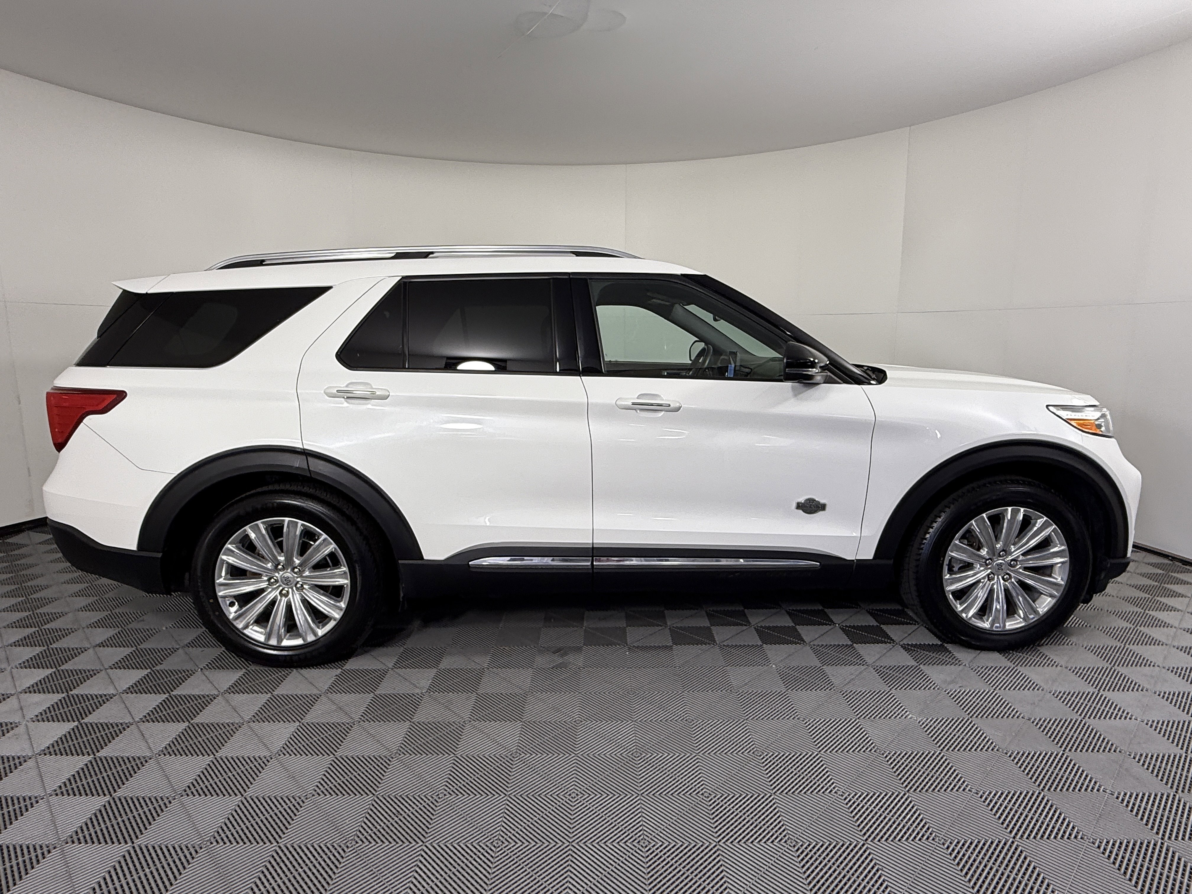 Certified 2023 Ford Explorer King Ranch w/ Technology Package RWD image 2