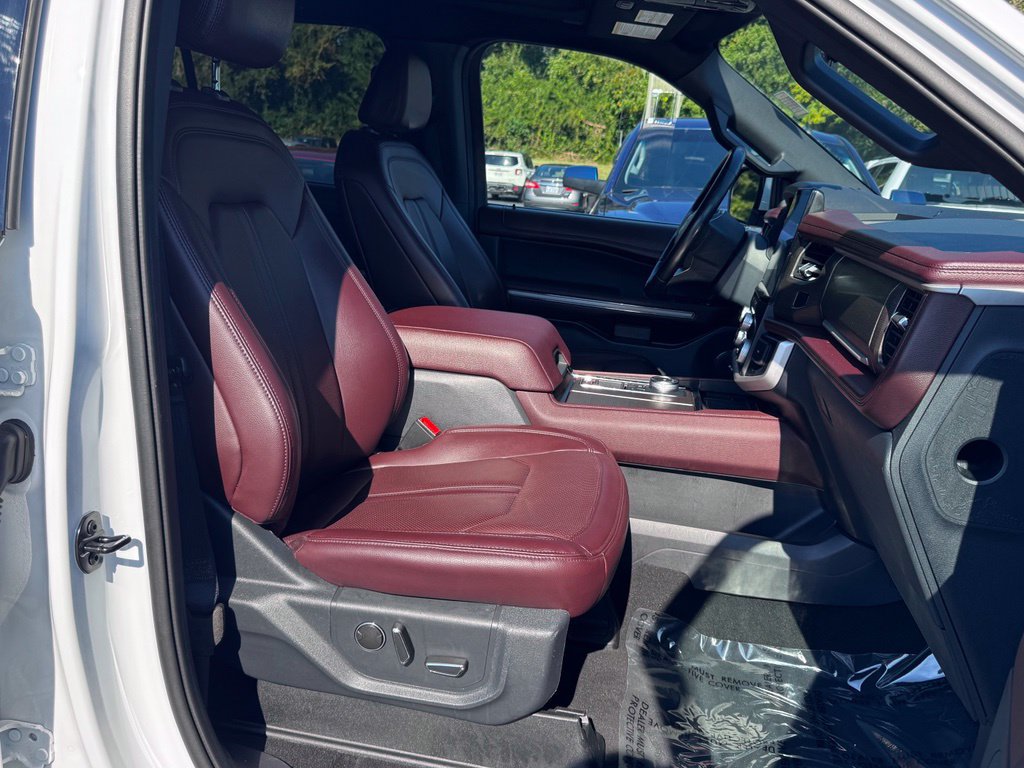 Used 2024 Ford Expedition Limited RWD image 30