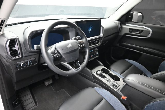Used 2025 Ford Bronco Sport Outer Banks w/ Outer Banks Tech Package+ AWD/4WD image 17
