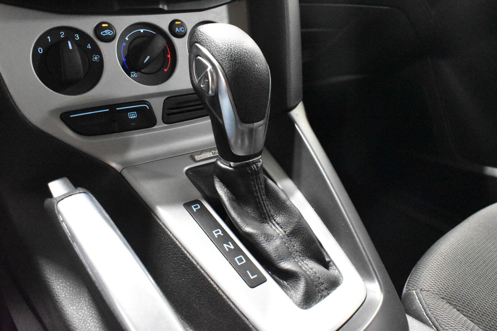 Used 2014 Ford Focus SE w/ SE Winter Package FWD image 15