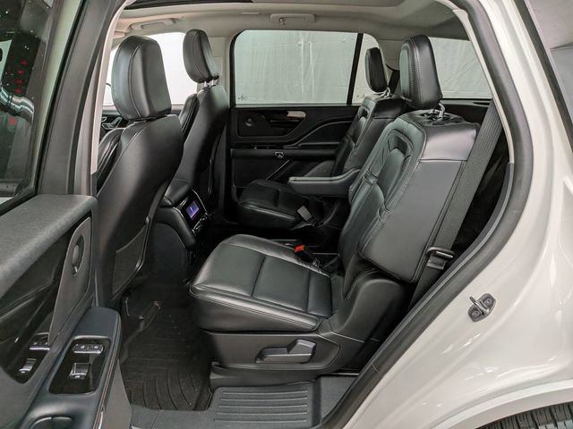 Certified 2026 Lincoln Aviator Reserve w/ Jet Appearance Package AWD/4WD image 18