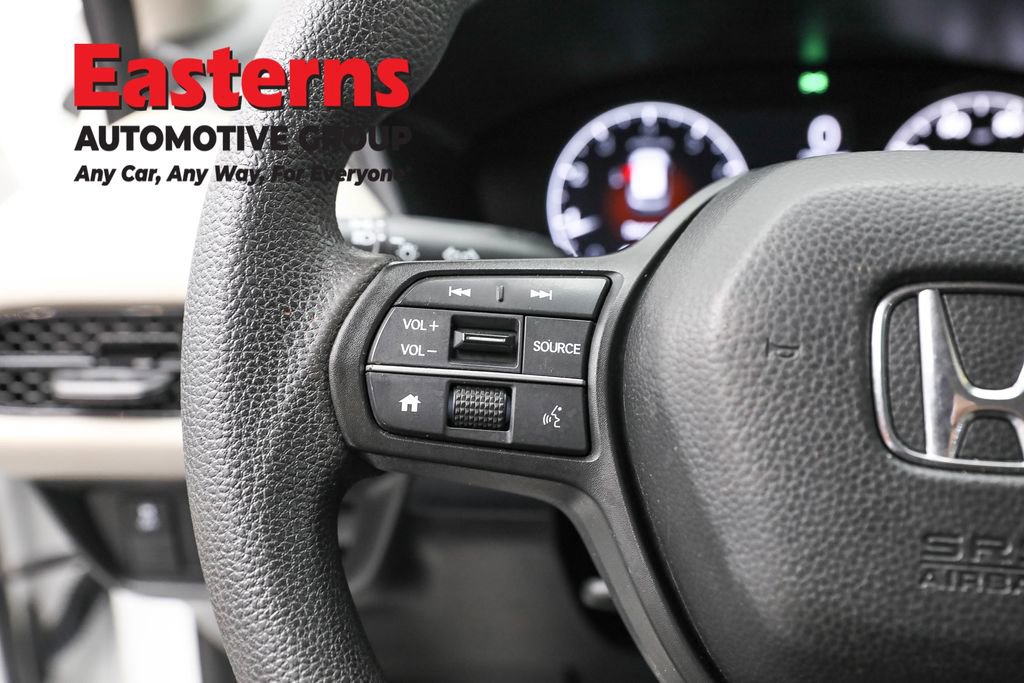 Used 2023 Honda HR-V LX image 15