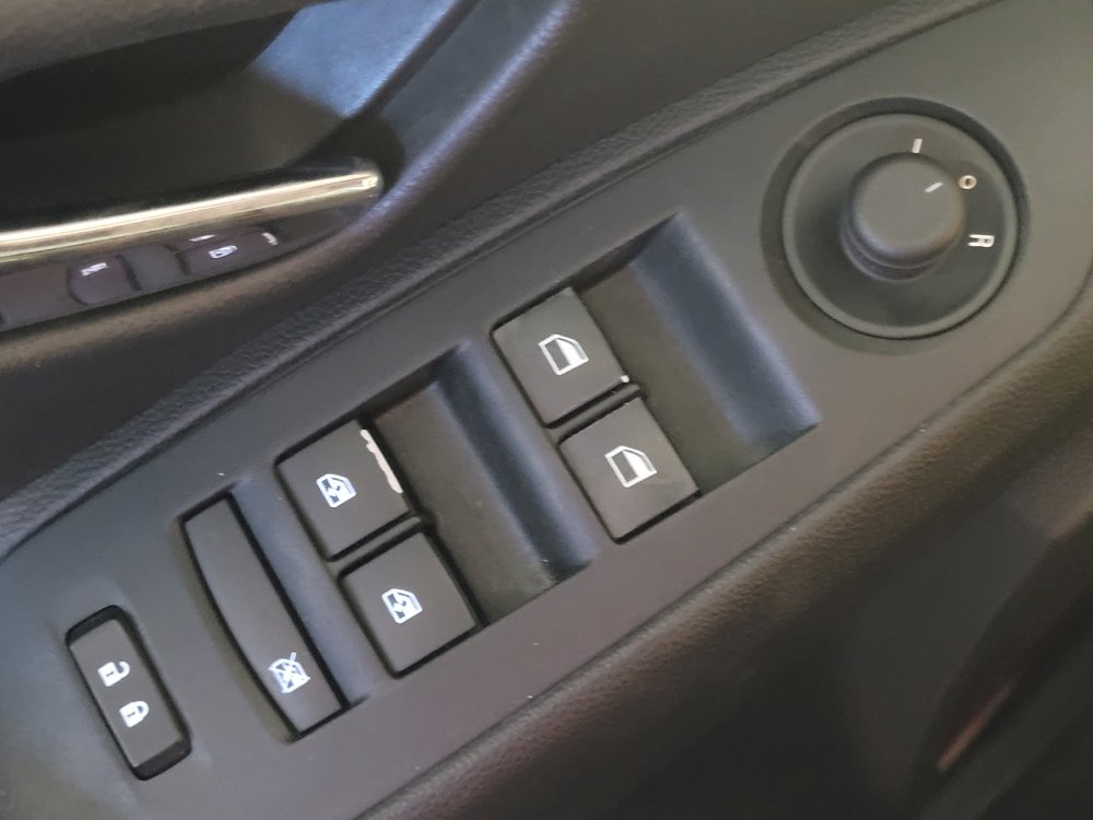 Used 2019 Chevrolet Trax LT w/ LT Convenience Package FWD image 27