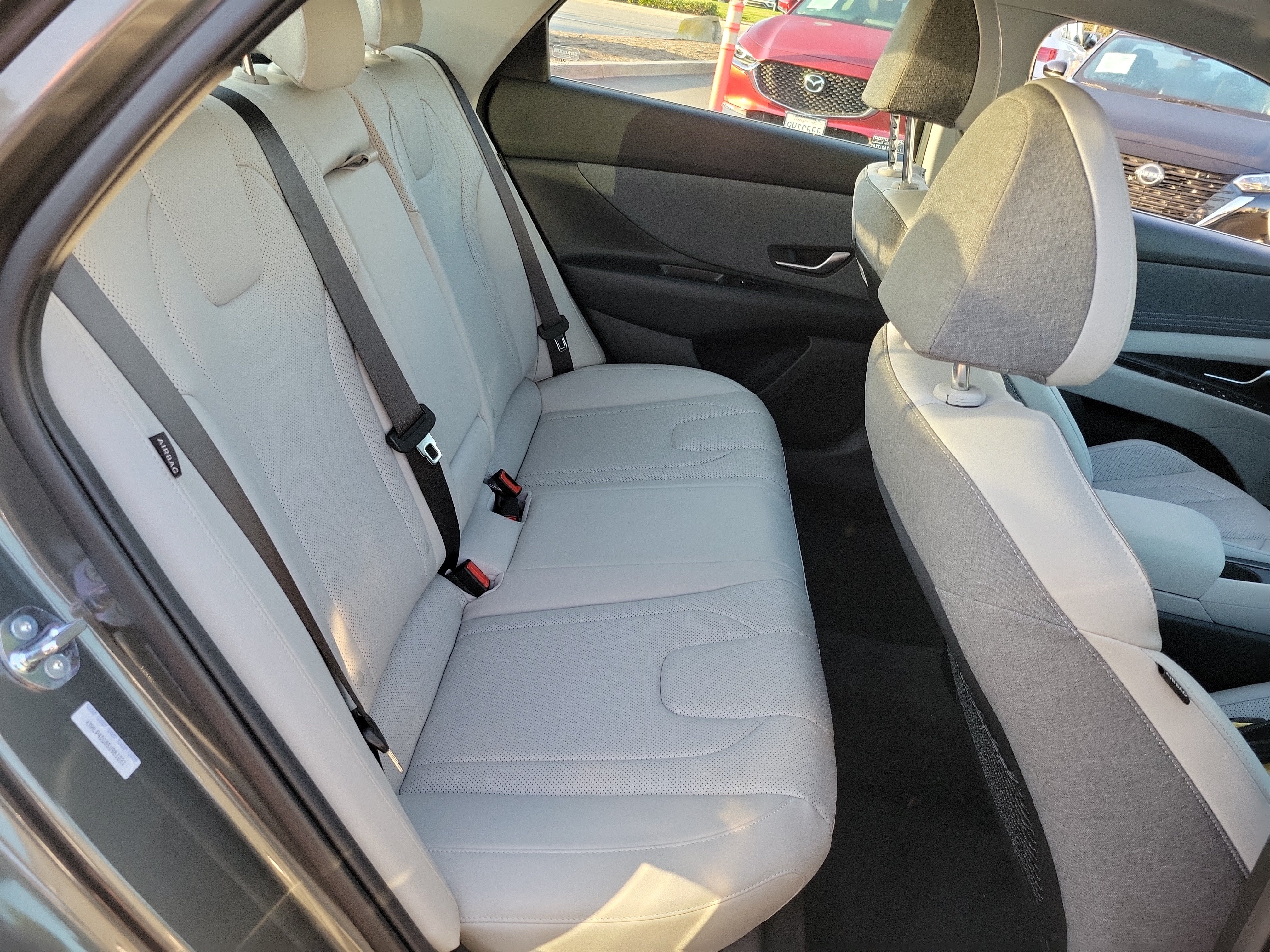 Certified 2025 Hyundai Elantra Limited FWD image 22