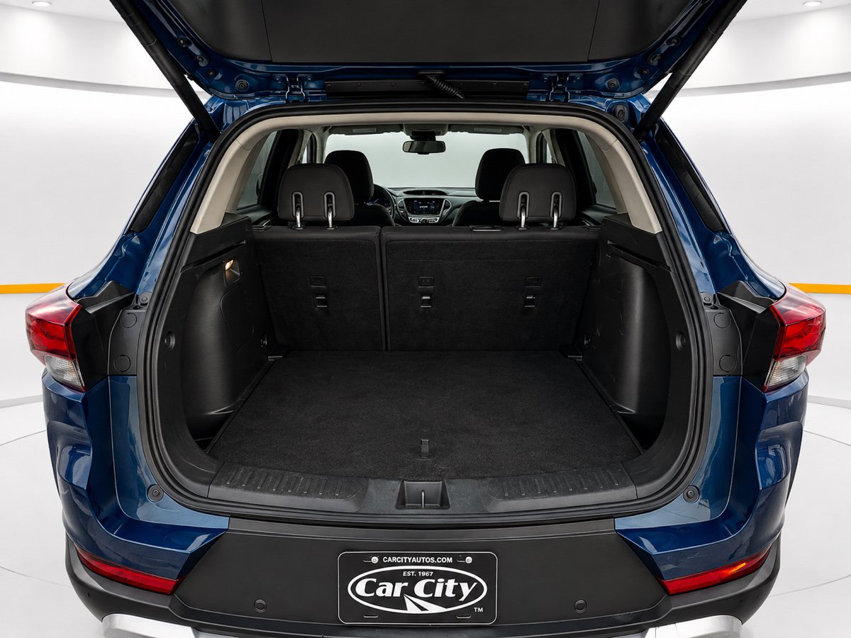 Used 2021 Chevrolet TrailBlazer LT w/ Sun and Liftgate Package FWD image 18