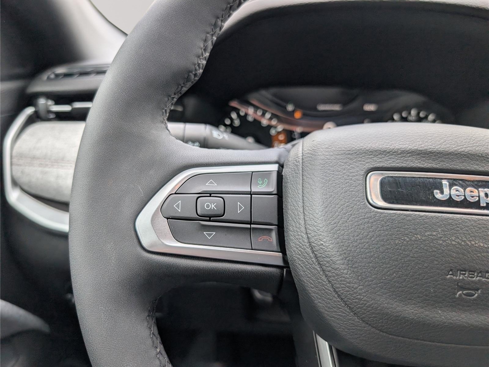 Used 2024 Jeep Compass Latitude AWD/4WD image 23