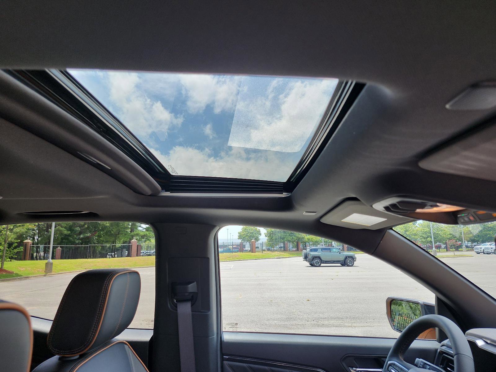 New 2025 GMC Canyon AT4 w/ Nightfall Edition image 8