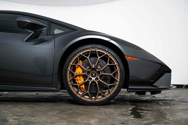 Used 2023 Lamborghini Huracan Tecnica image 11