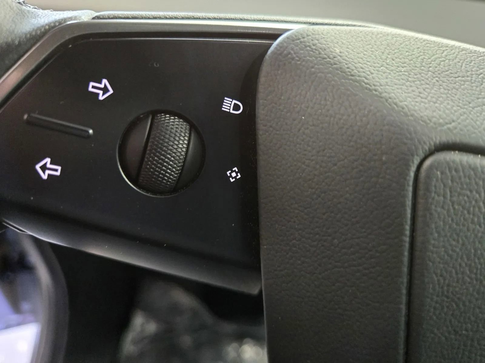 Used 2025 Tesla Cybertruck AWD Crew Cab image 16