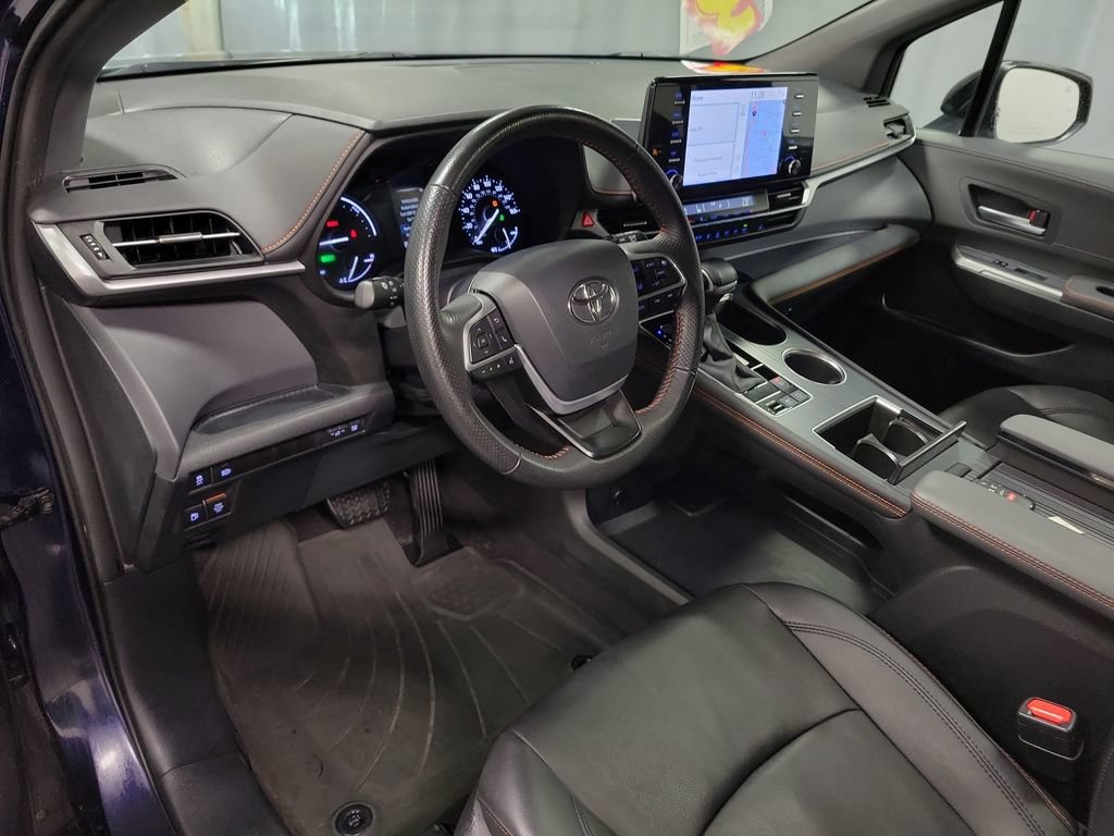 Used 2024 Toyota Sienna XSE AWD/4WD image 13