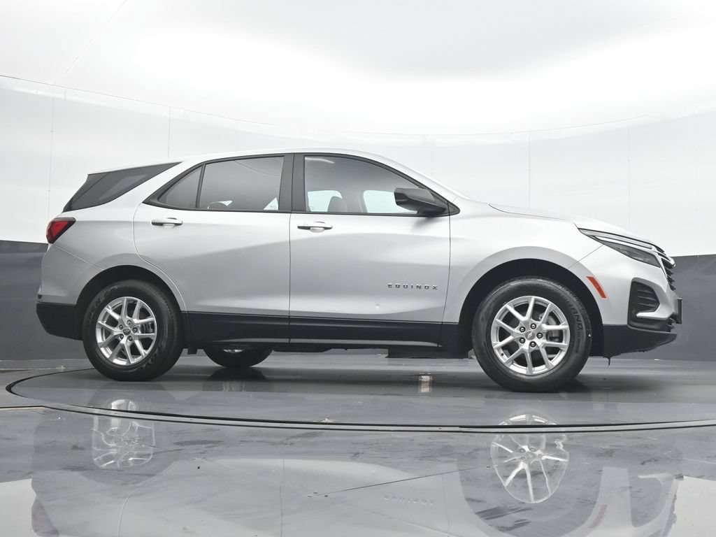 Used 2022 Chevrolet Equinox LS AWD/4WD image 22