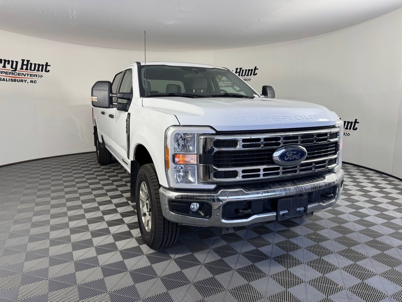Used 2024 Ford F350 XLT w/ FX4 Off-Road Package image 6