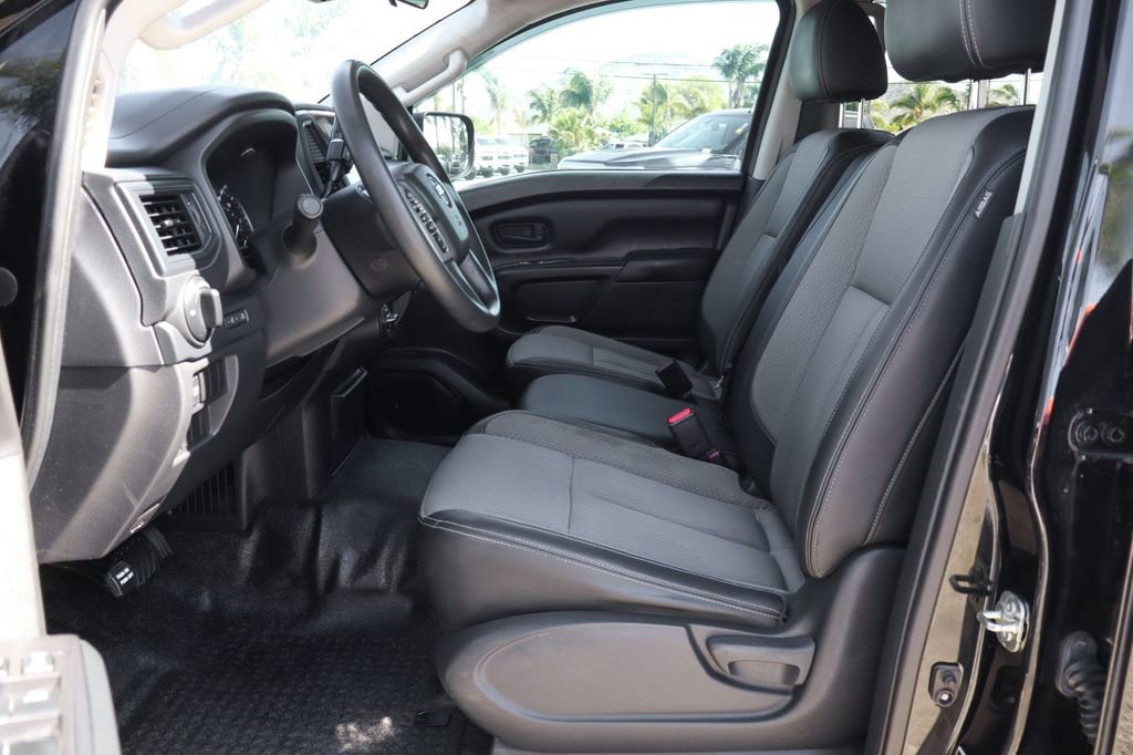 Used 2021 Nissan Titan S w/ HD Front GAWR Package AWD/4WD image 17