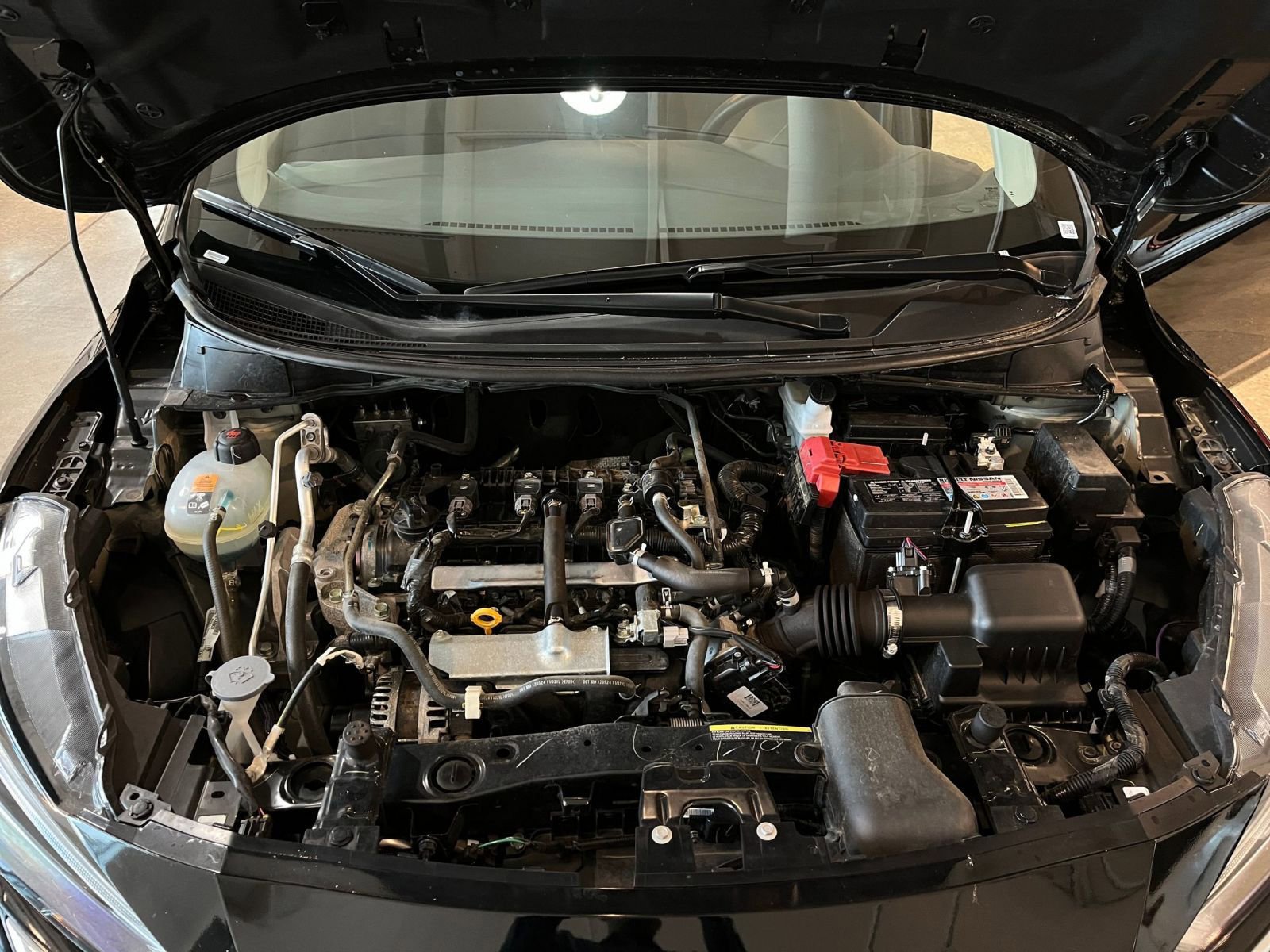 Used 2025 Nissan Versa SV FWD image 31