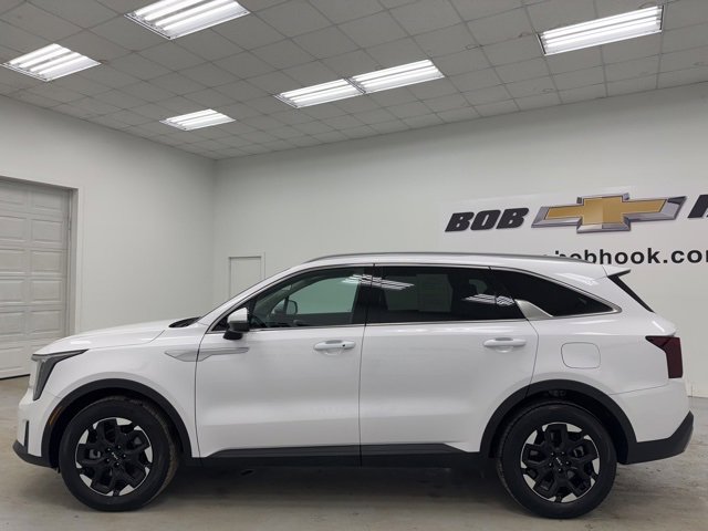 Used 2025 Kia Sorento S image 8