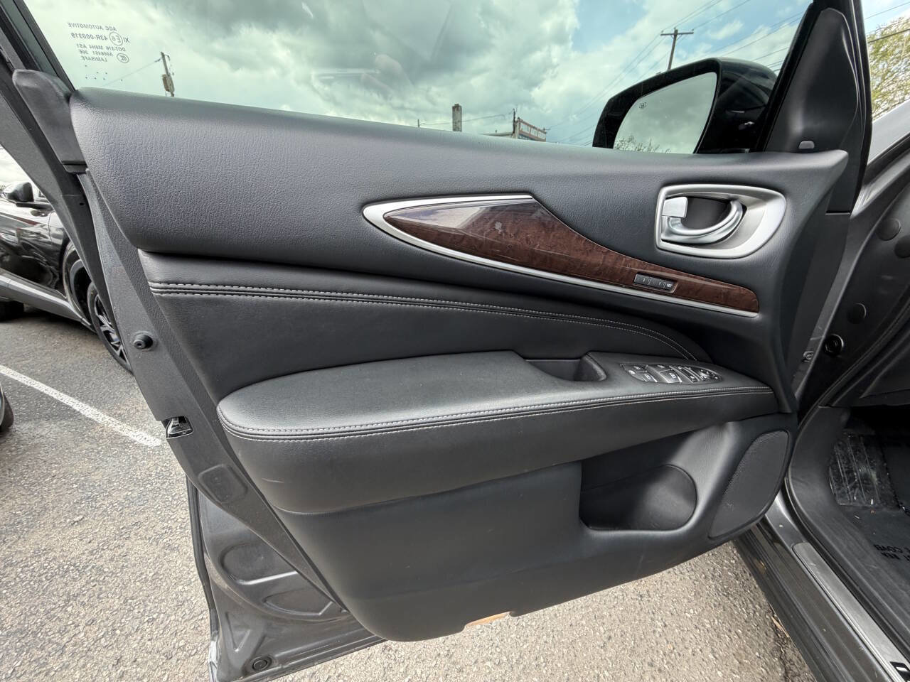 Used 2019 INFINITI QX60 Luxe w/ Sensory Package AWD/4WD image 11