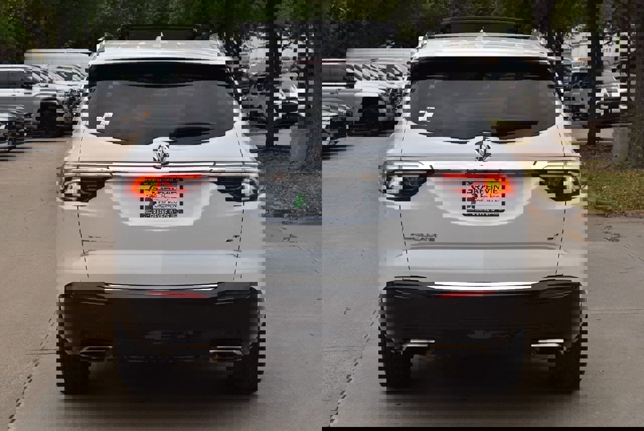 Used 2023 Buick Enclave Essence w/ Experience Buick Package image 9