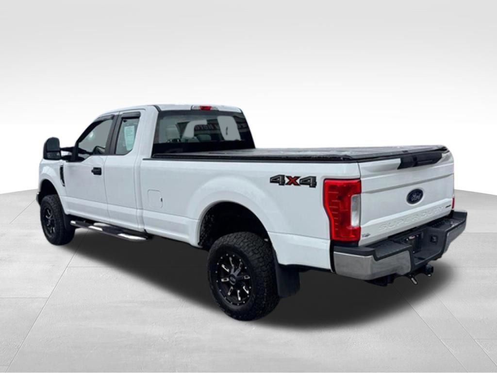 Used 2017 Ford F250 XL w/ XL Value Package AWD/4WD image 5