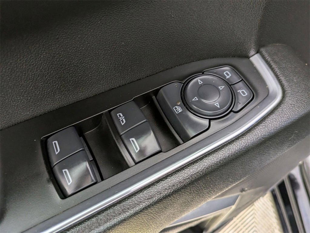Used 2025 Chevrolet Silverado 1500 LT image 15
