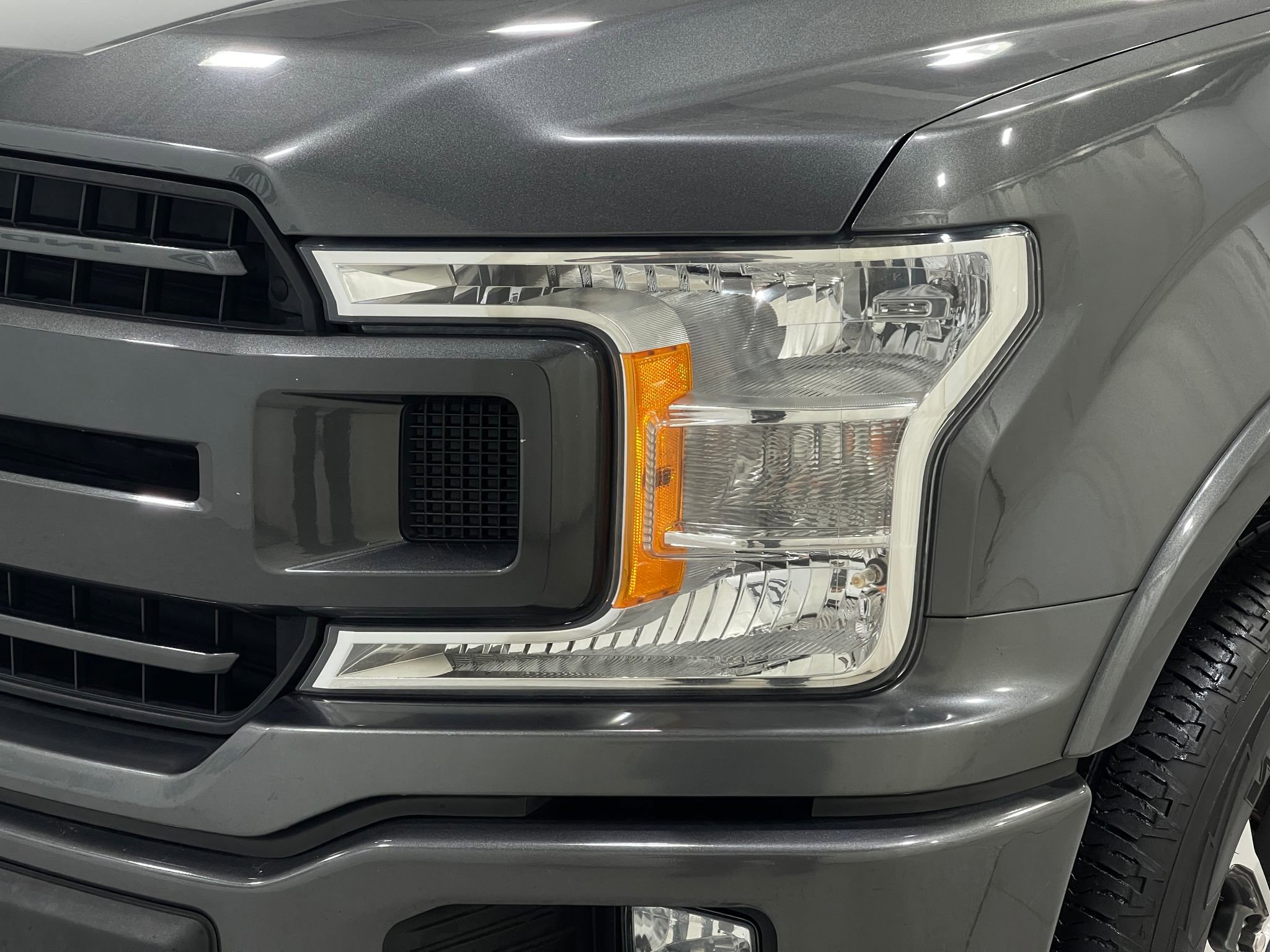Used 2020 Ford F150 XLT w/ Equipment Group 302A Luxury AWD/4WD image 32