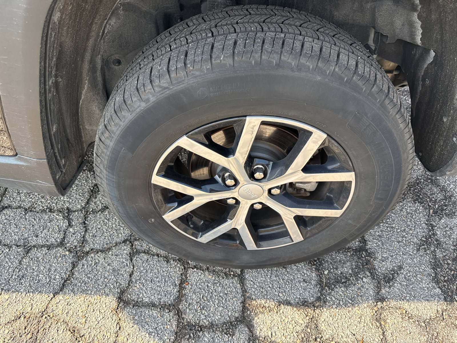 Certified 2024 Jeep Grand Cherokee Limited image 19