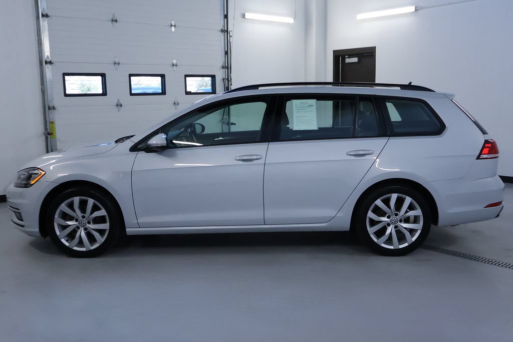 Used 2019 Volkswagen Golf SE FWD image 4