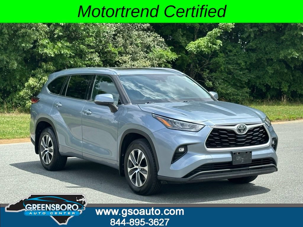 Used 2020 Toyota Highlander XLE AWD/4WD image 2