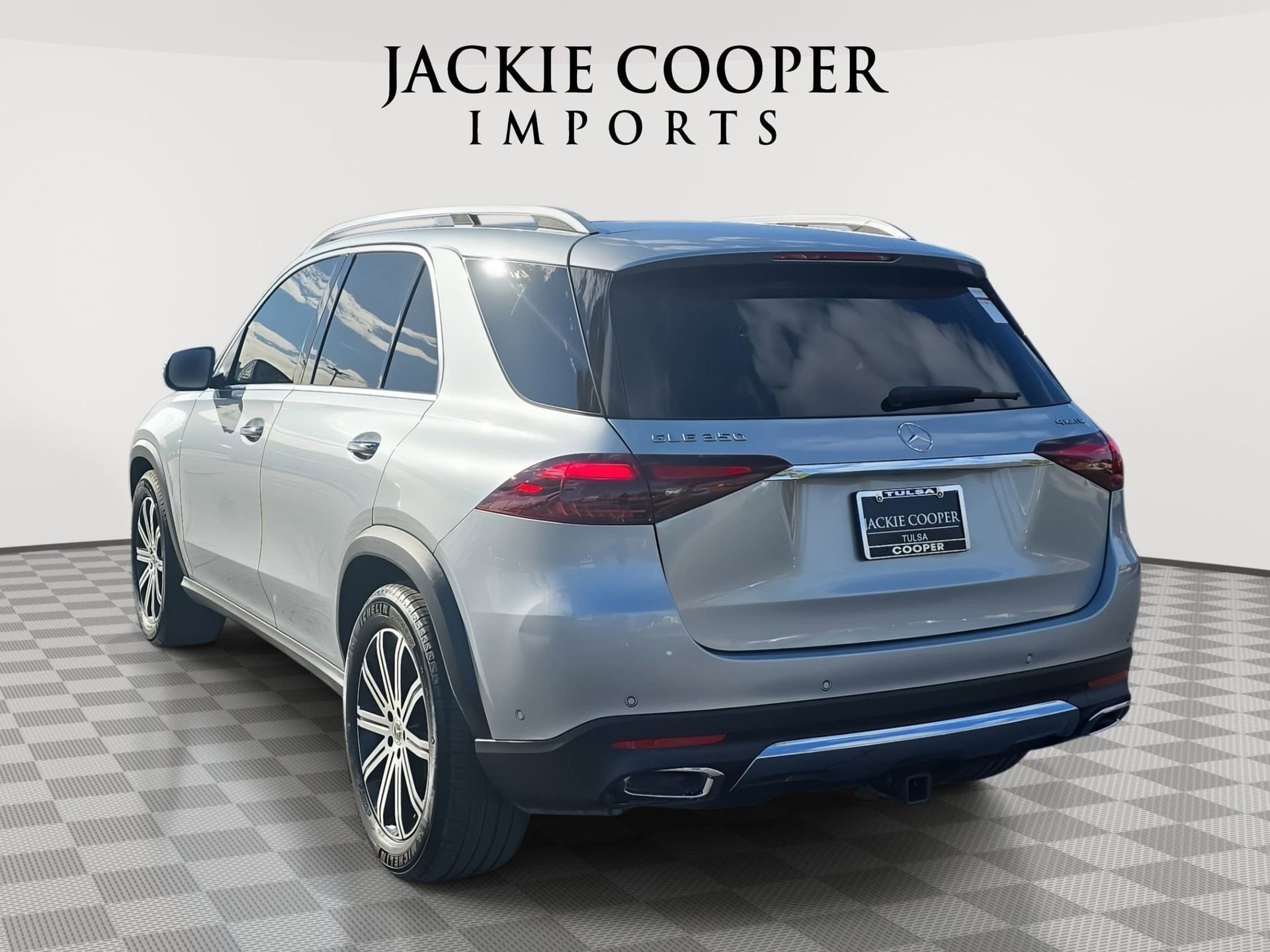 Used 2025 Mercedes-Benz GLE 350 4MATIC image 7