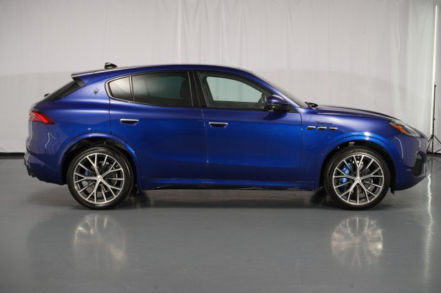 Used 2023 Maserati Grecale Modena AWD/4WD image 13