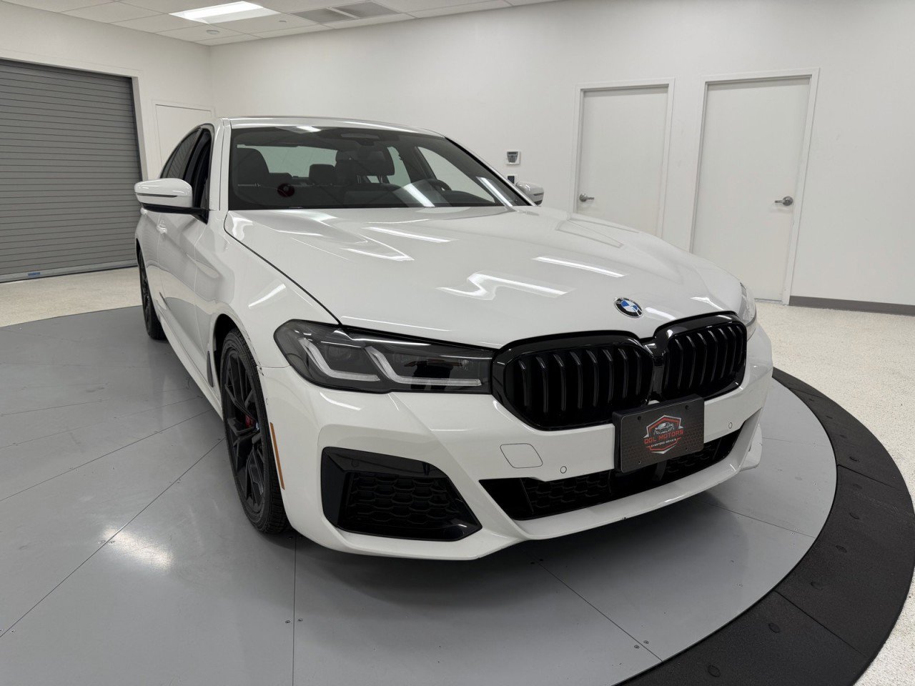 Used 2023 BMW 530i xDrive w/ Executive Package image 1