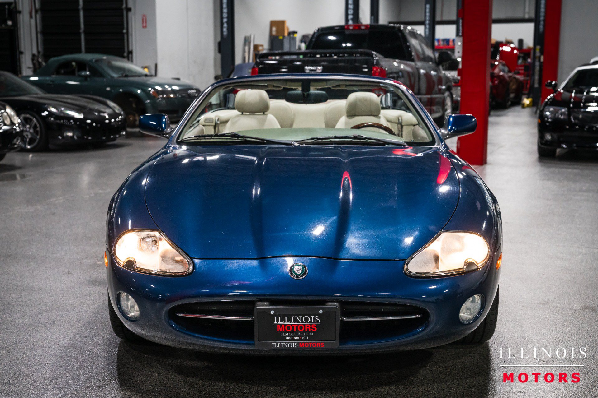 Used 2002 Jaguar XK8 Convertible RWD image 8
