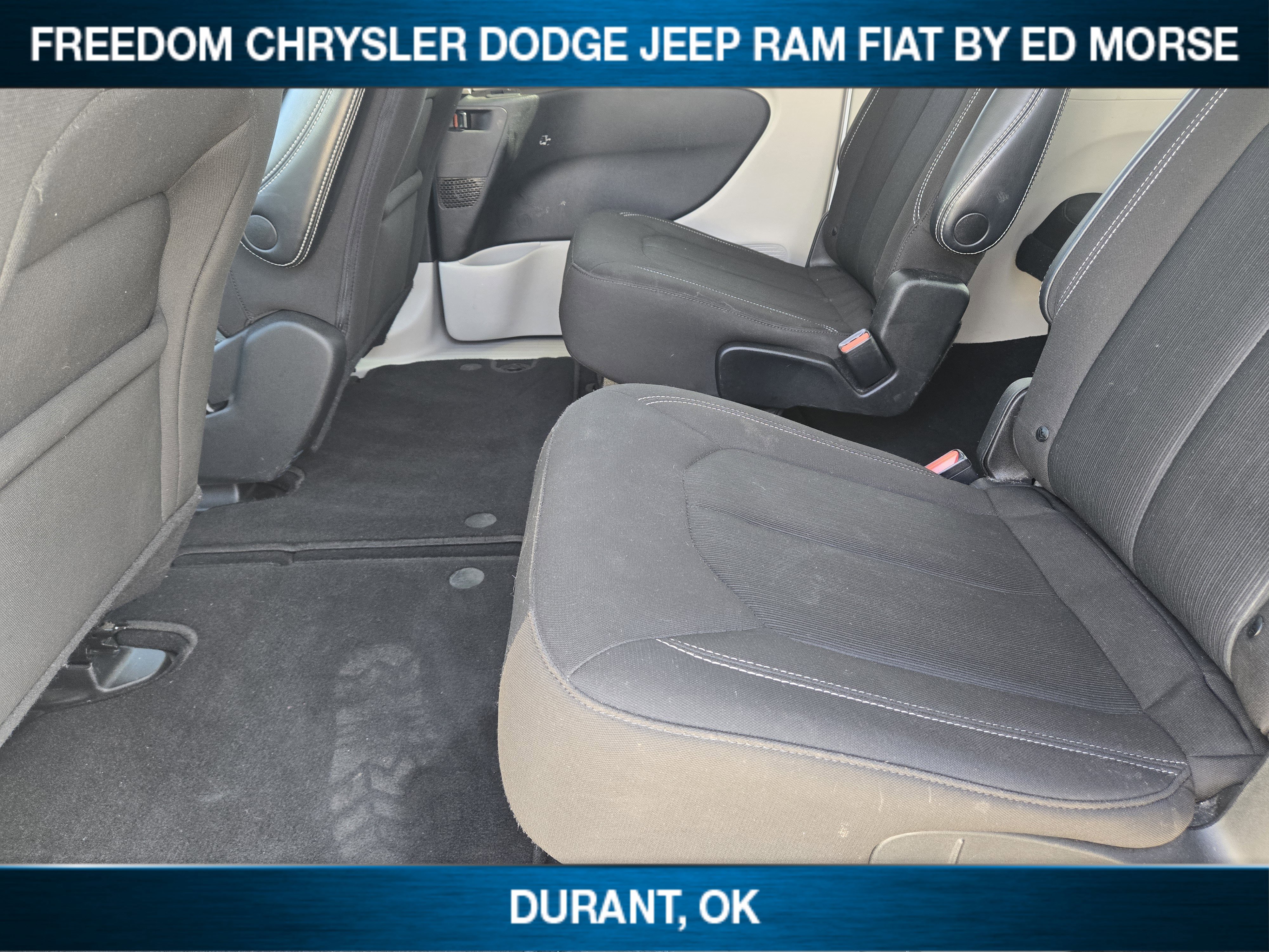 Used 2023 Chrysler Voyager LX image 21