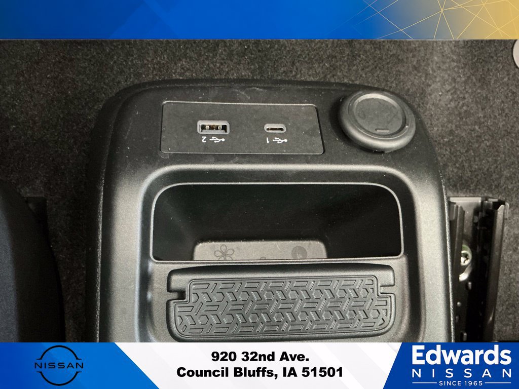 Used 2025 Nissan Ariya FWD image 30