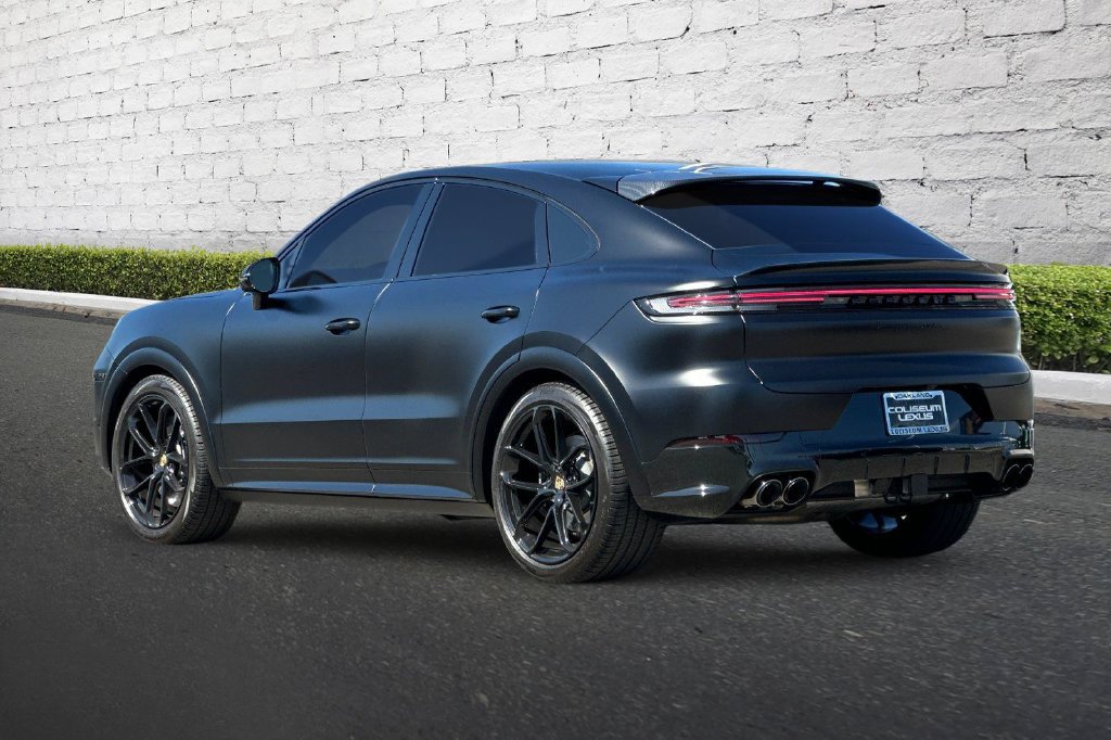 Used 2026 Porsche Cayenne GTS AWD/4WD image 6