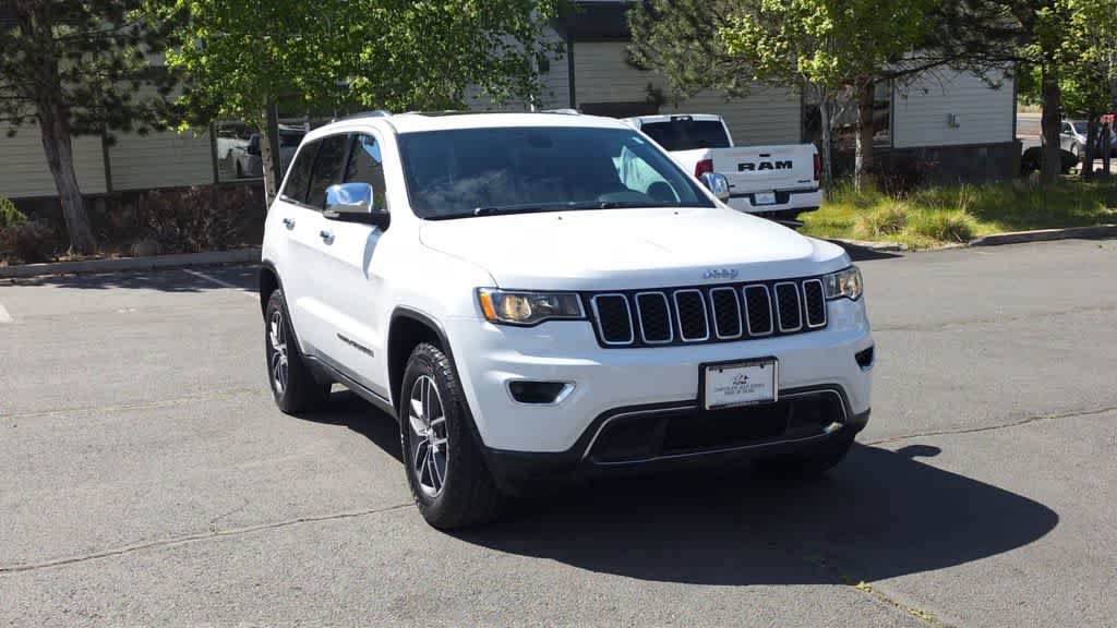 Used 2017 Jeep Grand Cherokee Limited w/ Trailer Tow Group IV AWD/4WD image 3